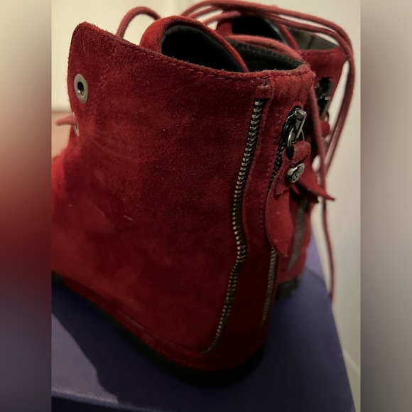 Stuart Weitzman boots - Picture 2 of 10